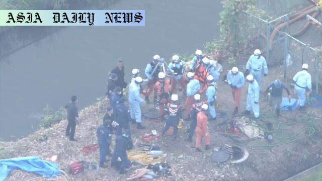 Tragic Manhole Accident Rescues 4 Workers, All Unconscious